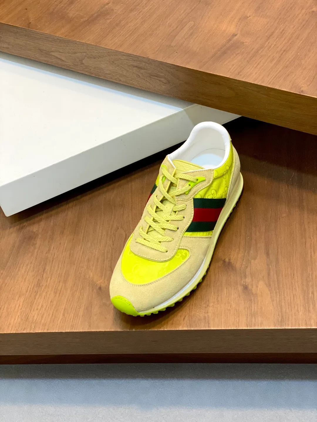 Men's shoes 💰660 [Gucci] Gucci - high-end quality original order 👩🏻‍❤️‍👨🏻 couple wear 🔍🔍🔍 casual sports shoes - upper: 🔝 suede calfskin, shoe body brand totem cloth. brand webbing, tongue. heel. air pressure brand logo - lining: water-dyed sheepskin -Outsole: ultra-light TPU foam·TR rubber; two-color molded outsole -Ultra-high quality control·fine workmanship: highlighted (high-end·exquisite·class) -Size: same style for men and women 36-44 (female 35, 40, male 45, 46 can be customized)·